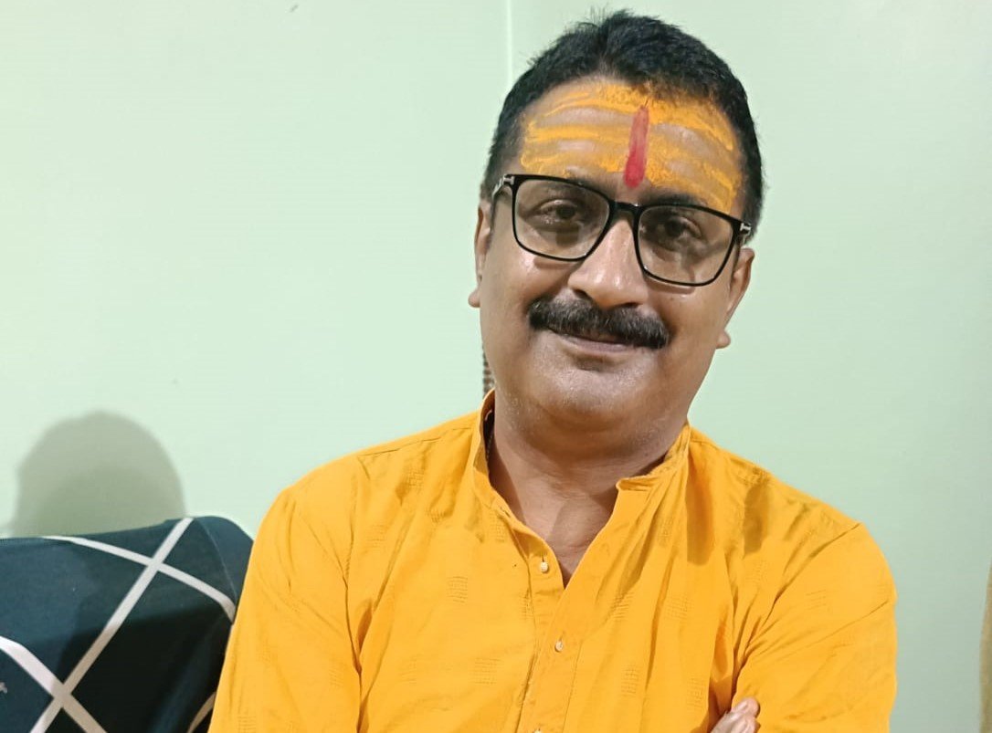 Astrologer Manish Manohar