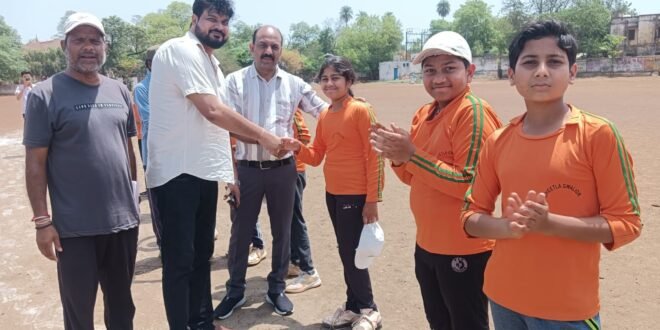 तात्याटोपे मैदान पर क्रिकेट प्रतियोगिता में हुए दो रोमांचक मुकाबले