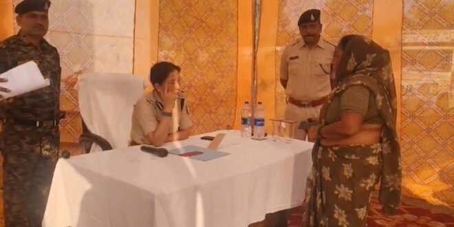 पोहरी में पुलिस अधीक्षक ने सुनी जनता की समस्याएं थाना परिसर में लगाया जनसुनवाई शिविर, मौके पर निराकरण का किया प्रयास