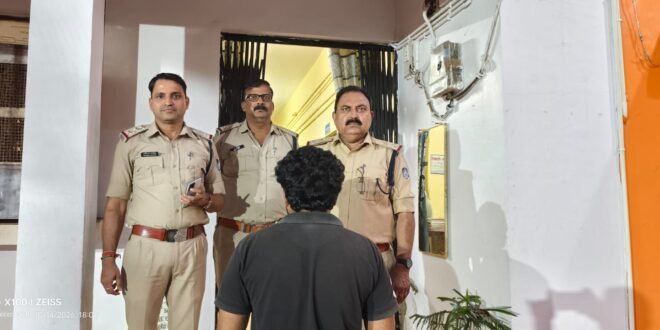 फिजीकल पुलिस द्वारा अवैध कट्टा और दो जिंदा राउंड के साथ आरोपी को किया गिरफ्तार।